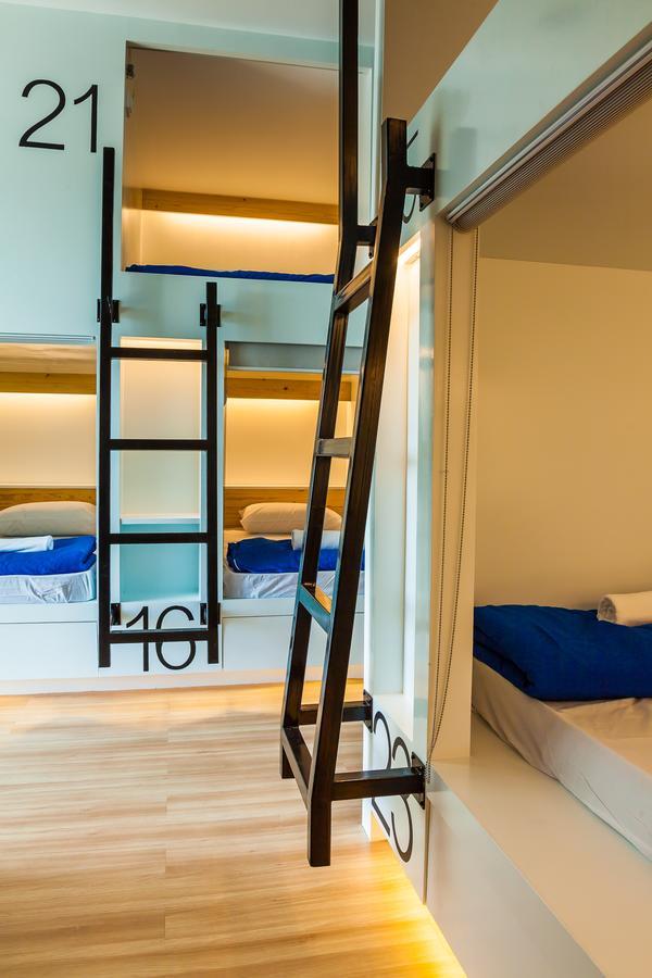 Travel Light Hostel Pattaya Exterior foto